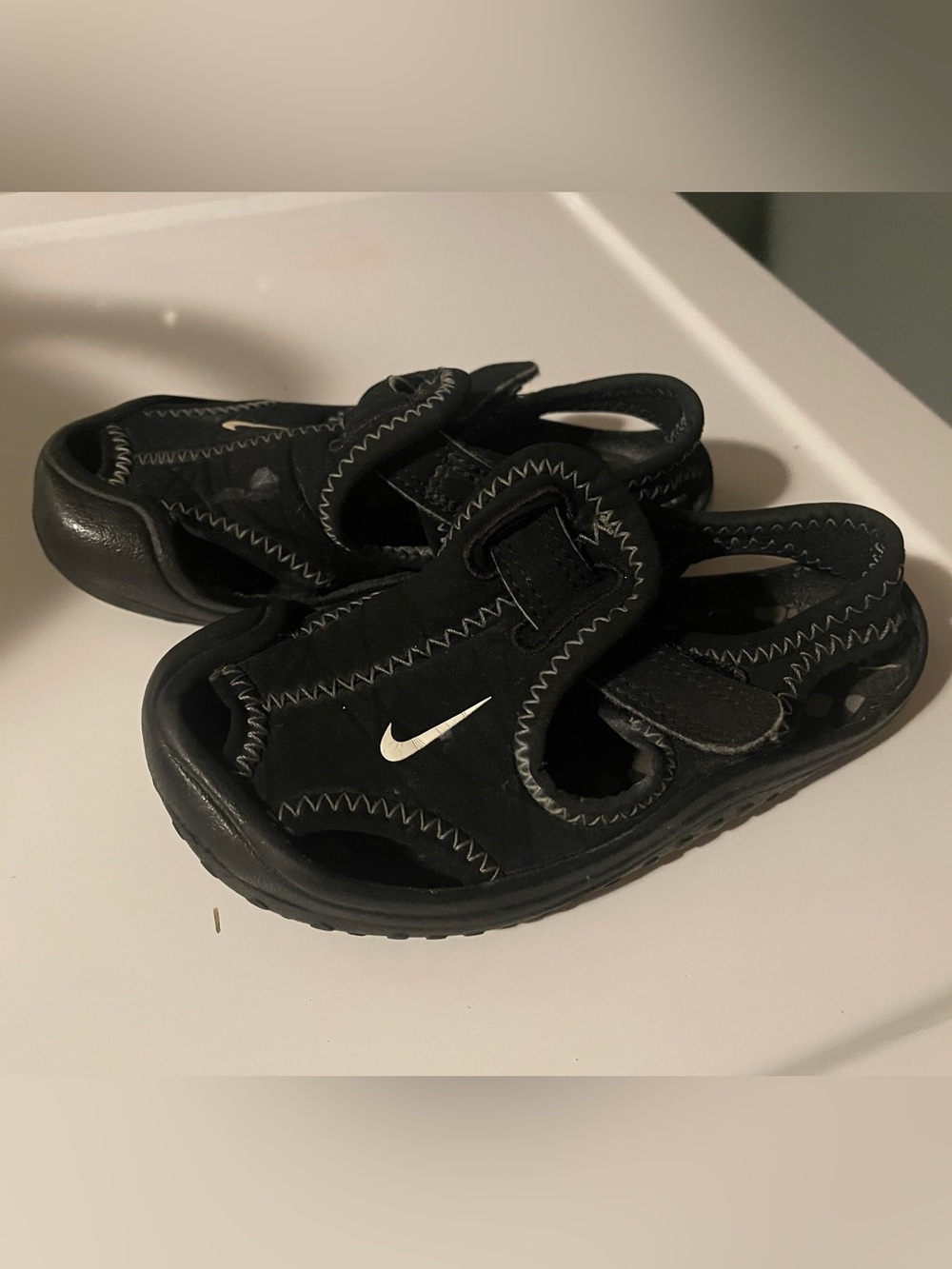Nike Black Kids' Open-Toe Sport Sandals with White Swoosh